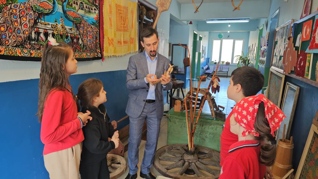 Köyün tek öğretmeni 25 yıllık tutkusunu müzeye çevirdi 13